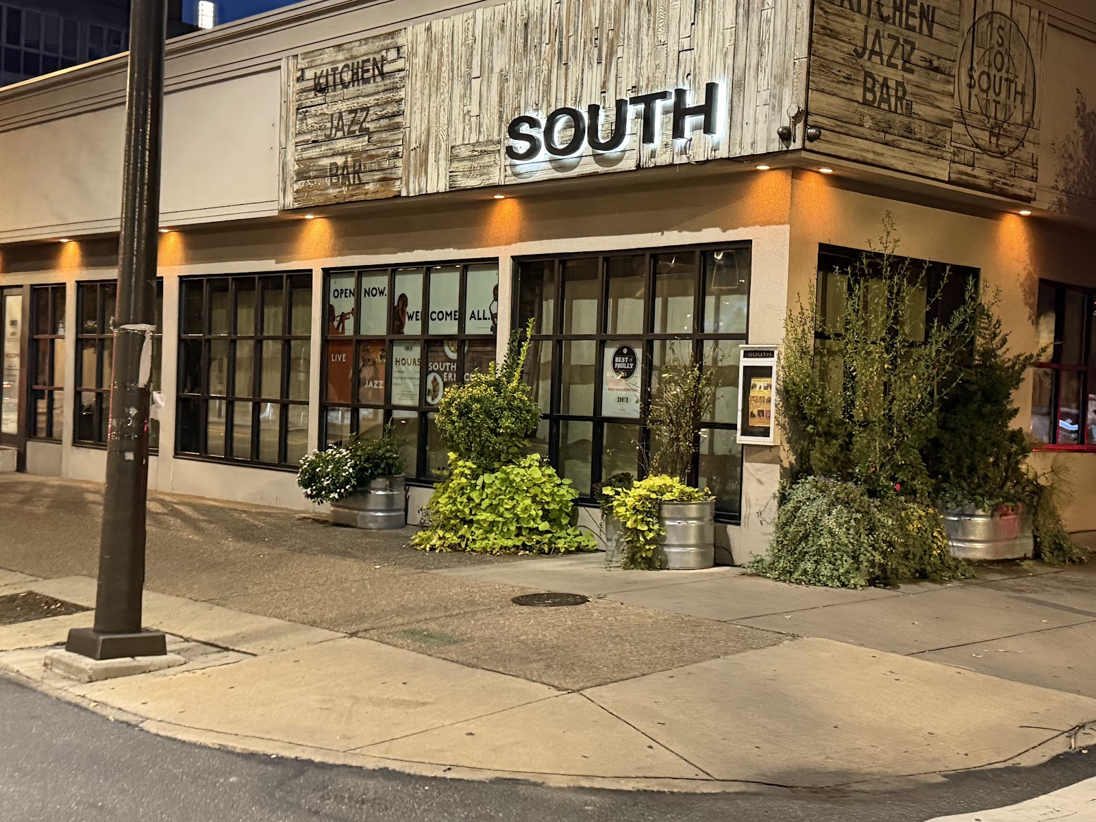 SOUTH Restaurant & Jazz Club