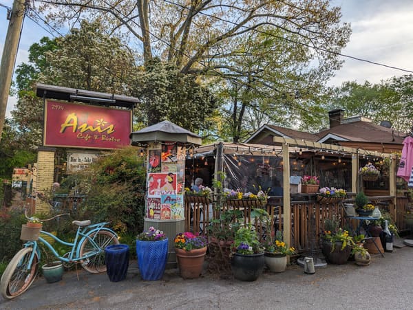 Anis Cafe & Bistro
