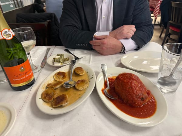 Gio's Cafe And Deli