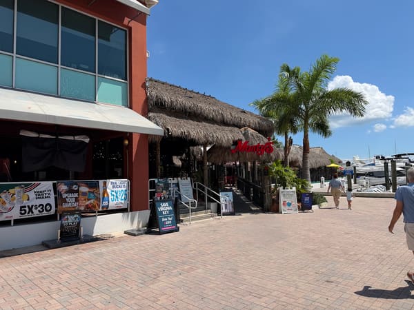 Monty's Raw Bar