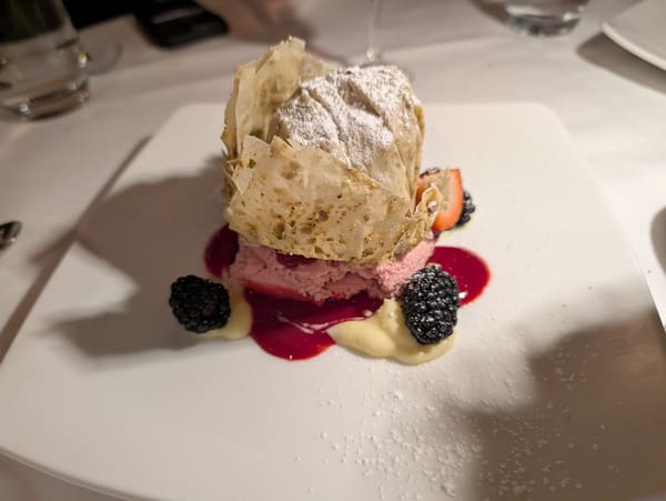 Toma Restaurant & Bar