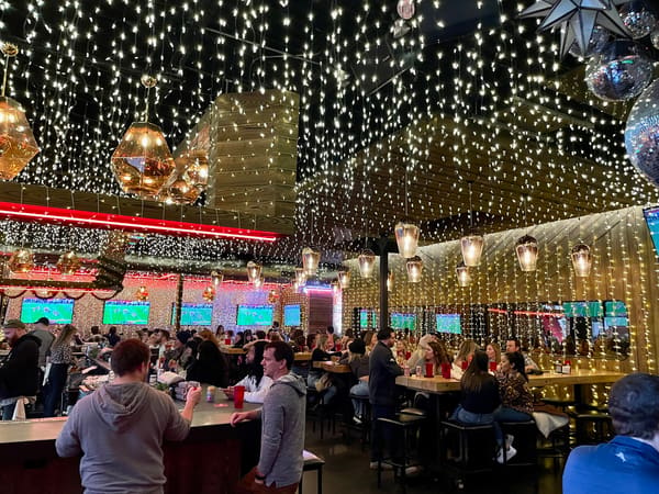 Paradise Park | Pizza & Patio