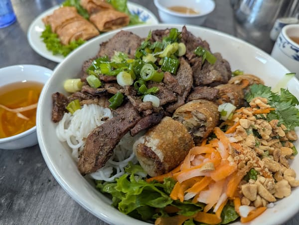 Phở Hùng on Powell