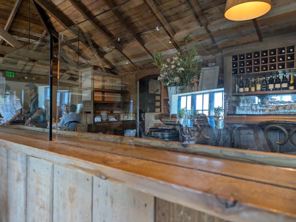 Angele Restaurant & Bar
