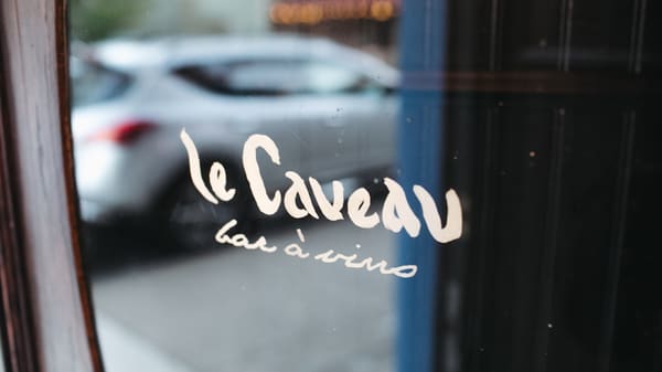 Le Caveau