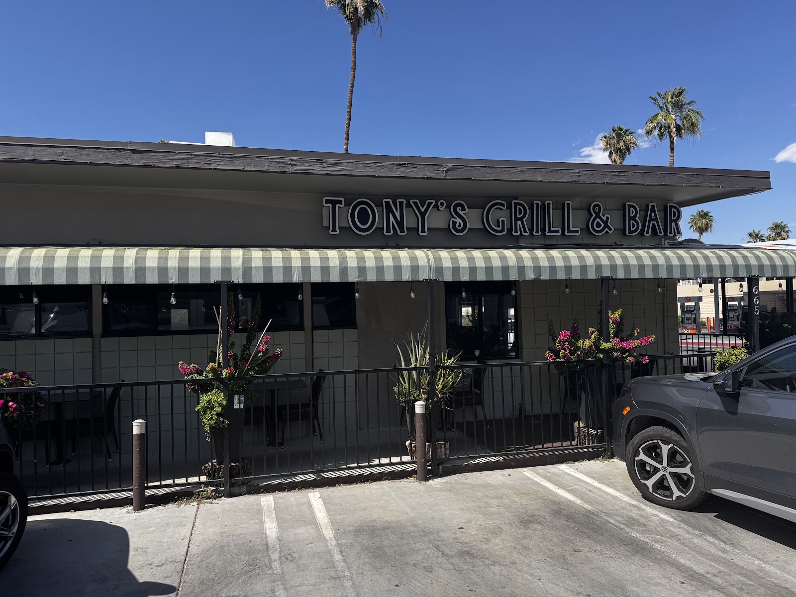 Tony's Grill & Bar