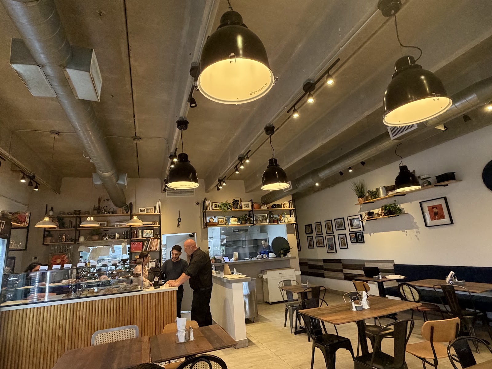 Hadekel | Kosher Israeli Restaurant