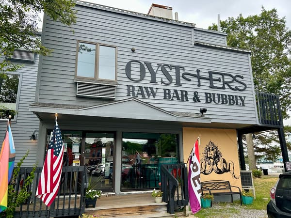 OystHERS Raw Bar & Bubbly