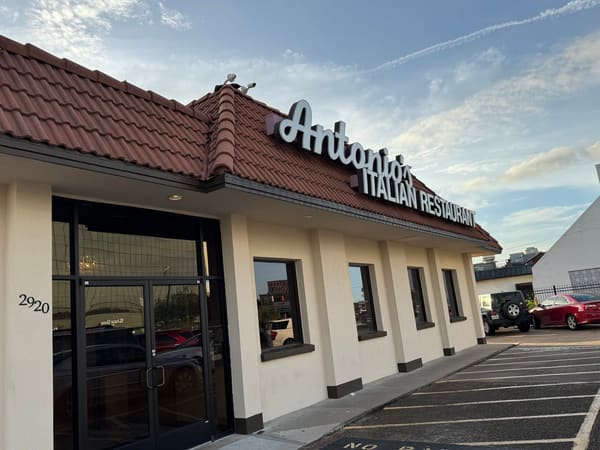 Antonio’s Flying Pizza
