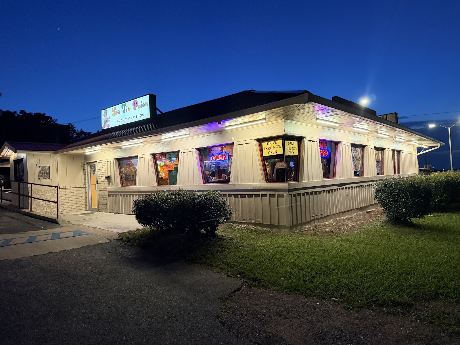 La Tia Paisa Taco Shop