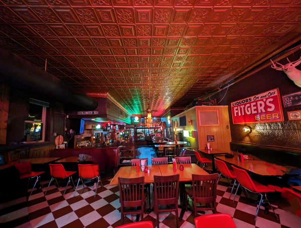 Howard's Bar