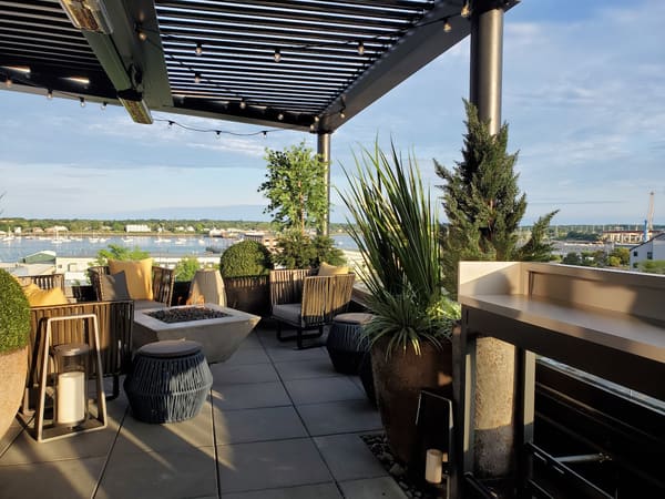 Luna Rooftop Bar
