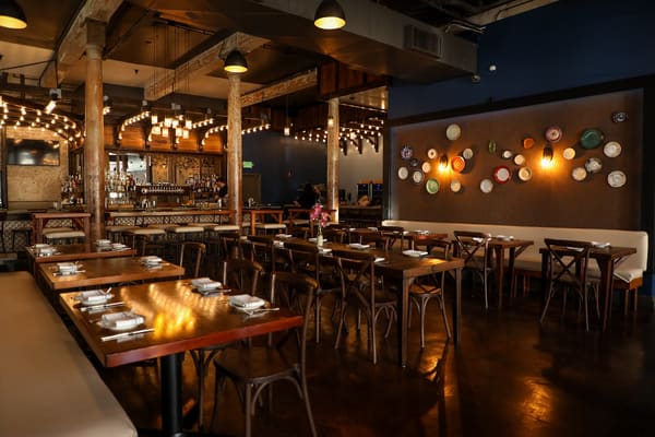 Plates Restaurant & Bar