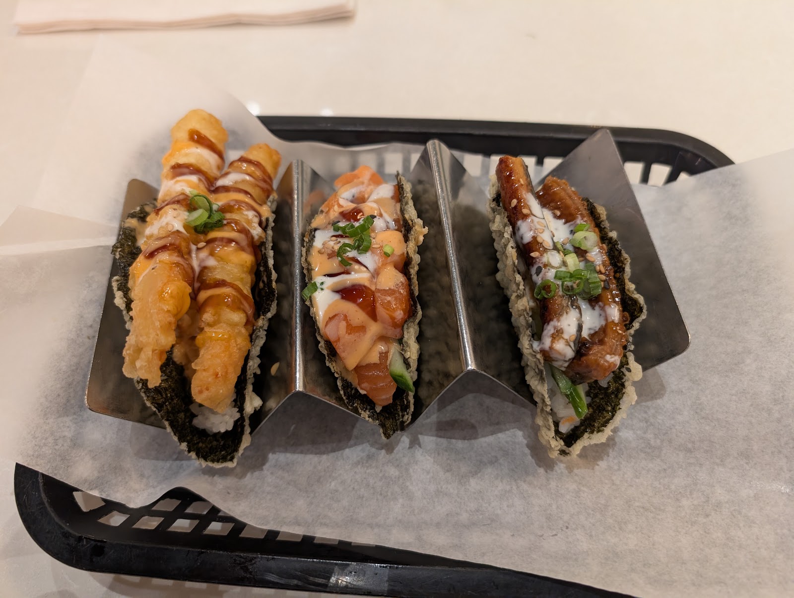 En Hakkore Sushi Burrito & Poke Bowl