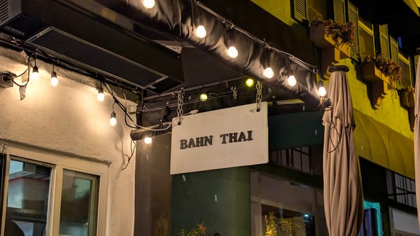 Bahn Thai