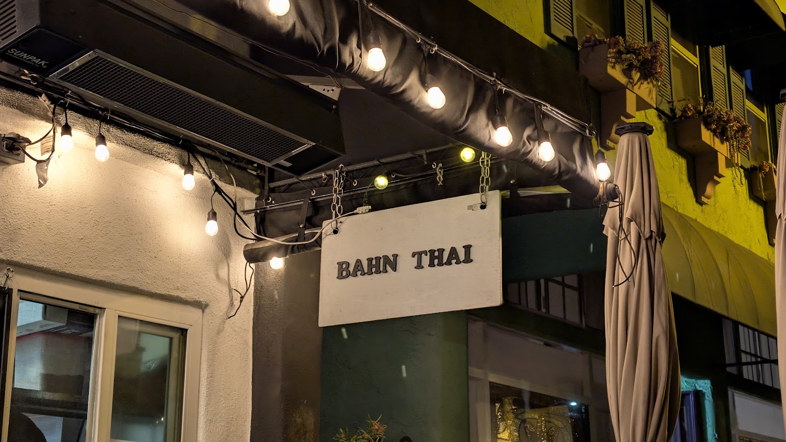 Bahn Thai