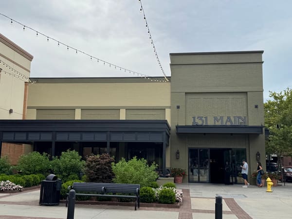 131 MAIN Restaurant