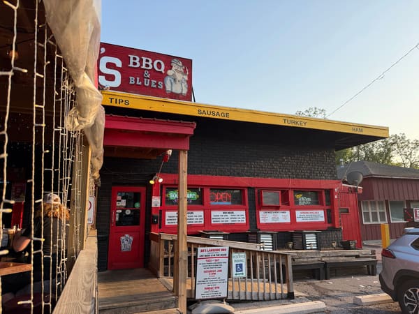 B.B.'s Lawnside BBQ