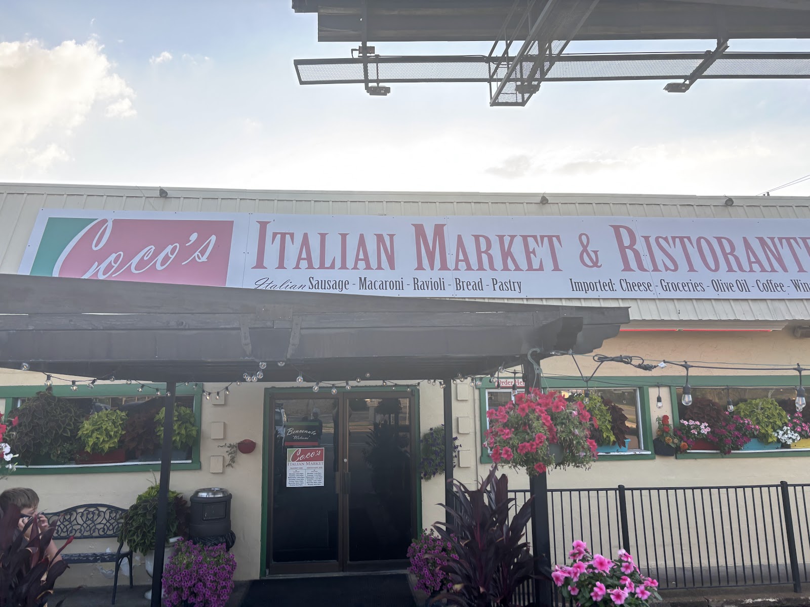 Coco's Italian Market, Restaurant & Catering