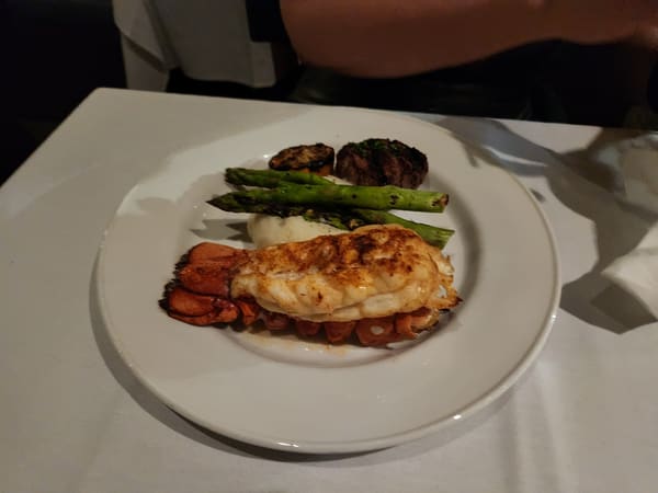 The Vista | Restaurant & Bar