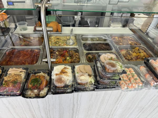 Nissi Deli & Bakery
