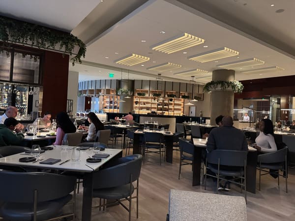EDGE Restaurant & Bar