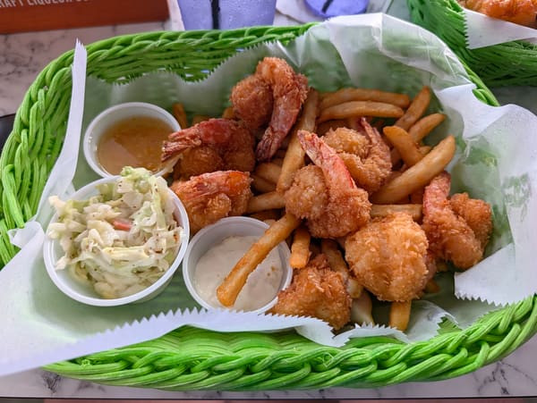 Island Gypsy Cafe & Marina Bar