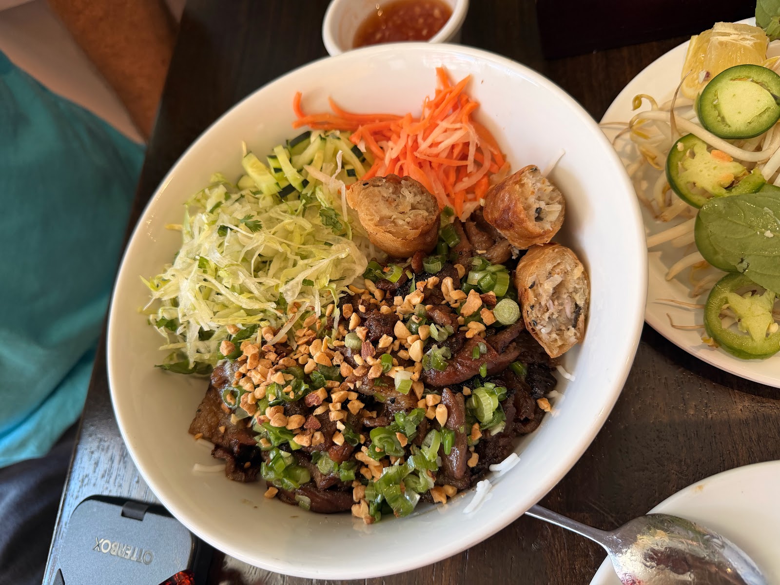 Sen Vietnamese Street Food