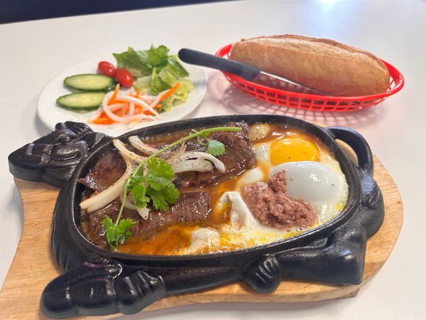 Bò Né House and More