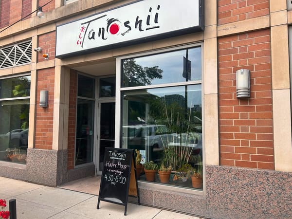 Tanoshii Sushi West Loop