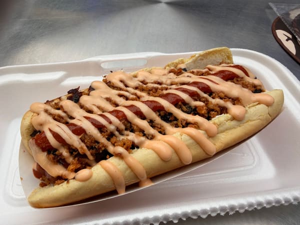 Yoyos Hot Dog