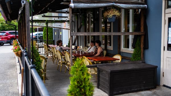 Skillet & Vine Bistro
