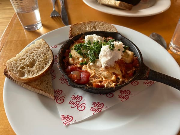 Nom Cafe