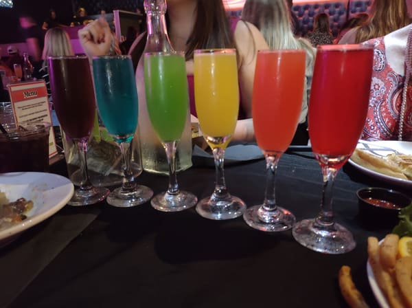 Suzy Wong's Drag’n Brunch