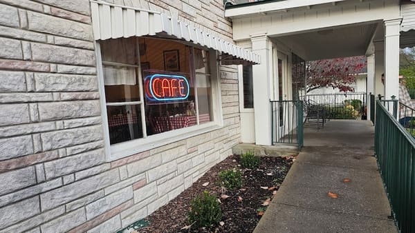 The Loveless Cafe
